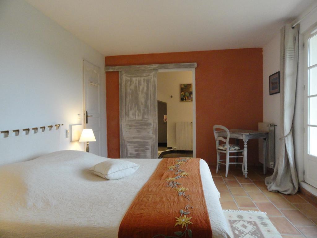 Le Mas Des Oliviers Puget-Ville Zimmer foto