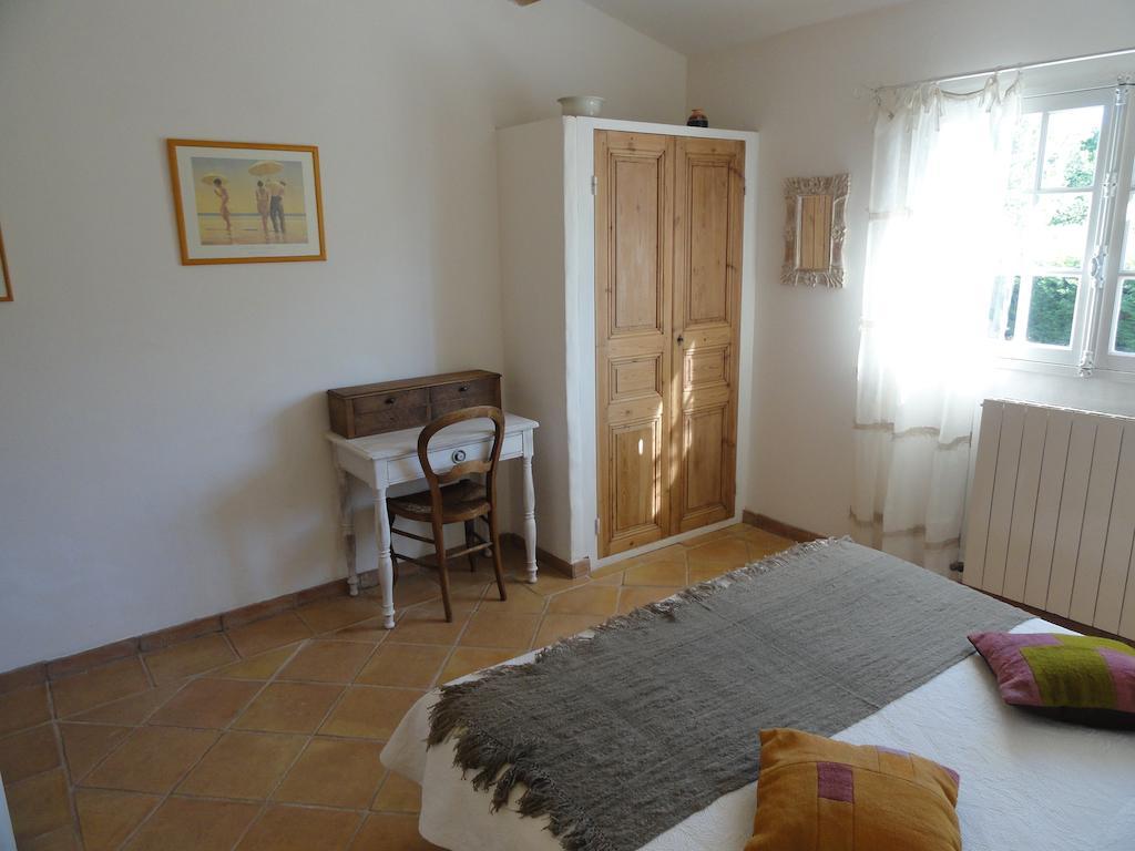 Le Mas Des Oliviers Puget-Ville Zimmer foto